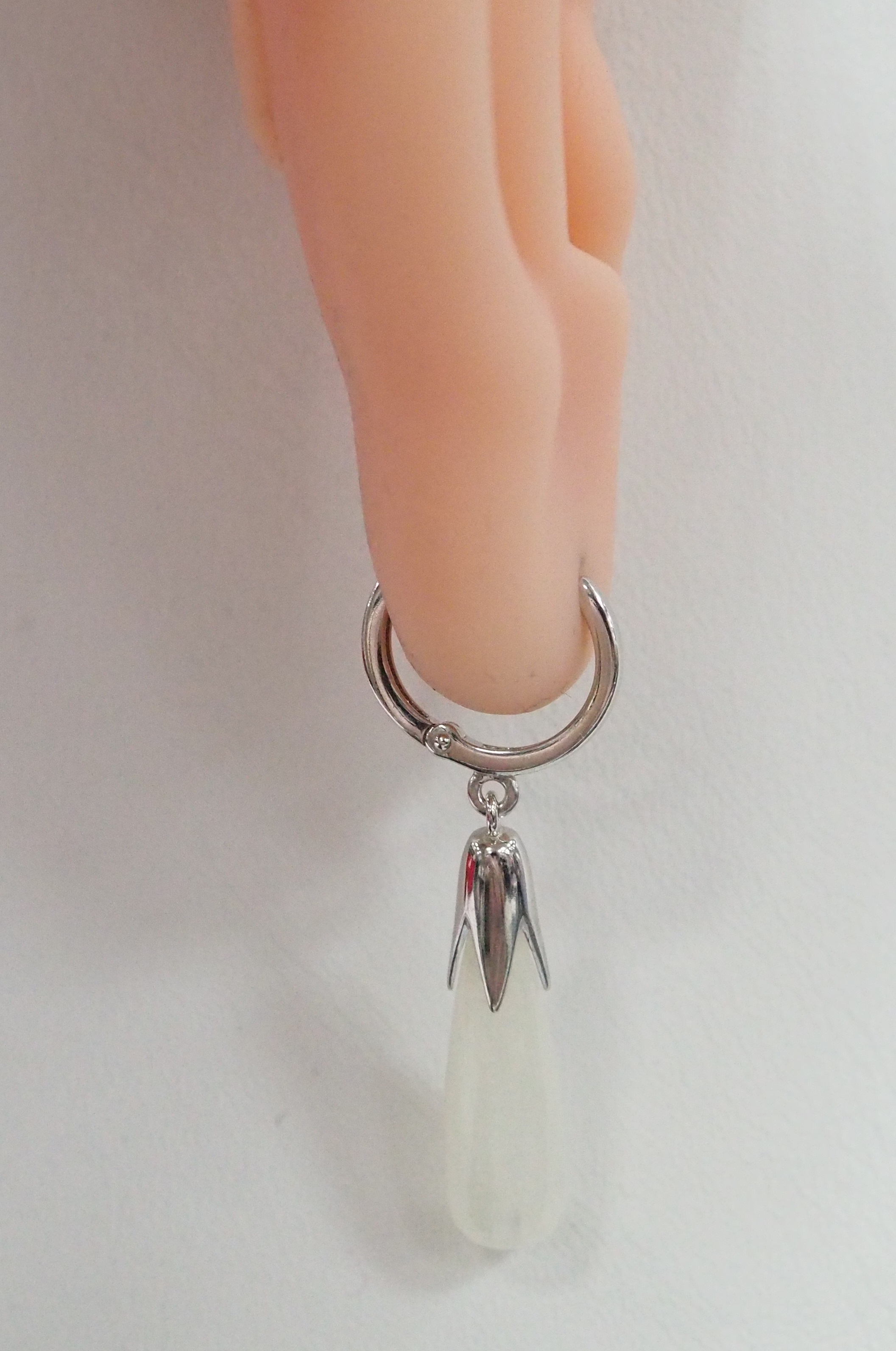 Серебряные серьги-конго с лунными камнями